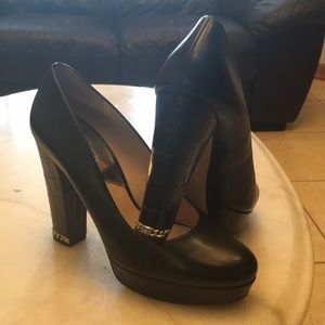 Michael Kors Jetset 6 pumps. Like New condition.